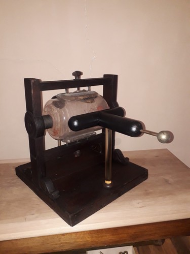 Electrostatic generator typ - electrostatic,